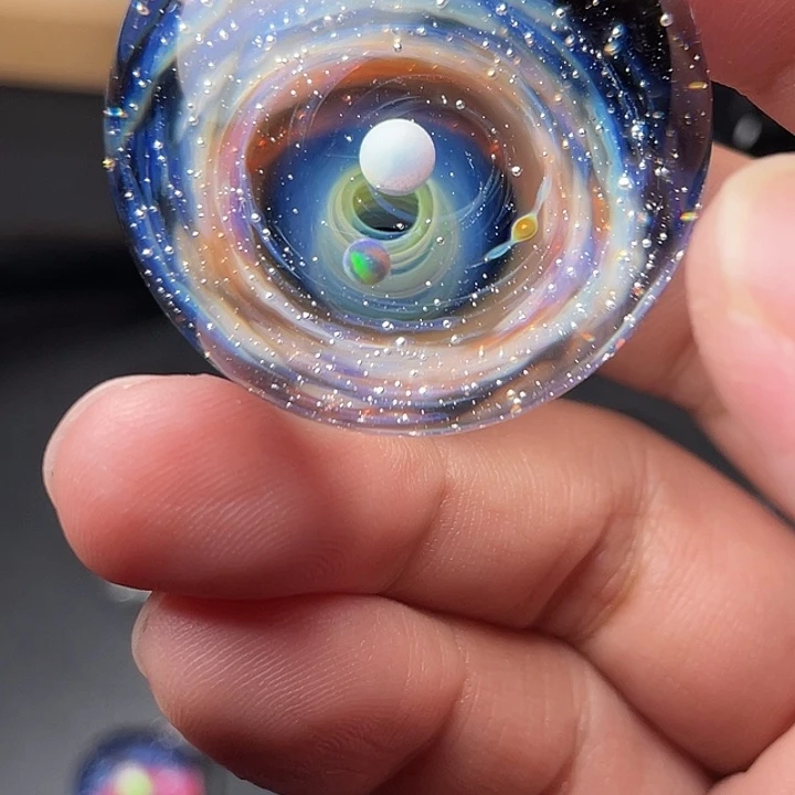 呼***猫琉璃银这个是琉璃球摆件