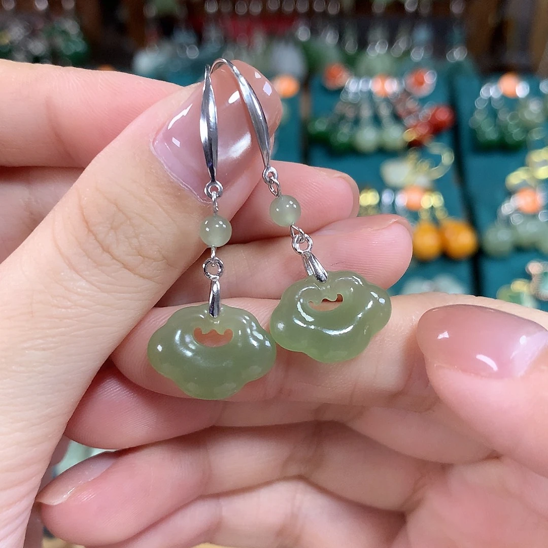 和田玉银S925镶嵌耳饰卡16左右