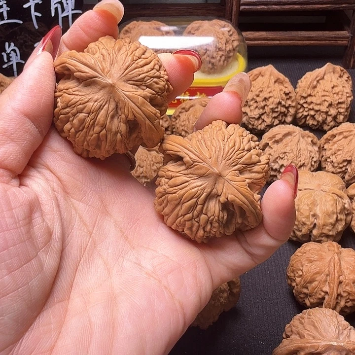 文玩核桃把件全品虎头