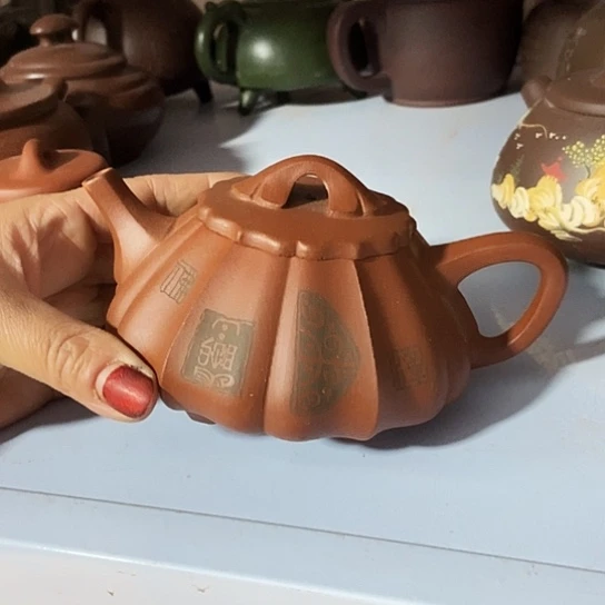 手工制作宜兴紫砂壶