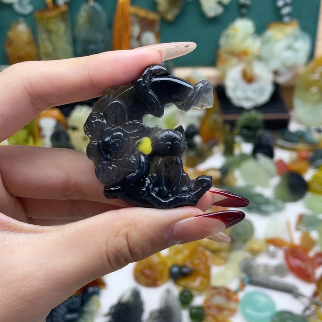 蛇纹石玉颈饰未镶嵌