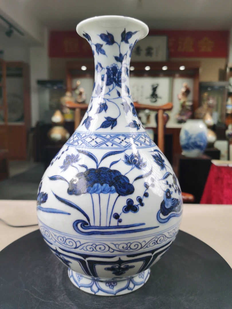 仿元青花鸳鸯莲池玉壶春瓶陶瓷工艺品