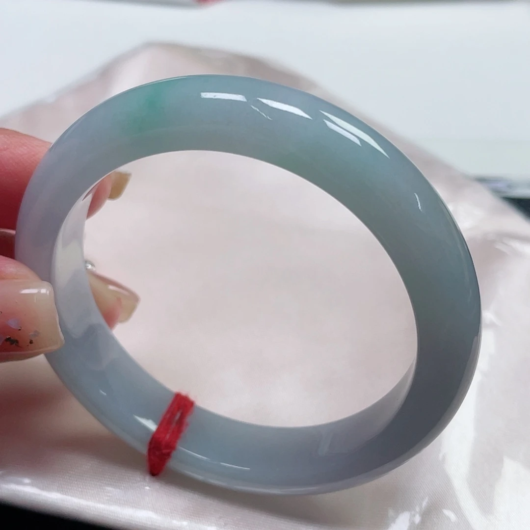 翡翠手镯未镶嵌缅甸翡翠