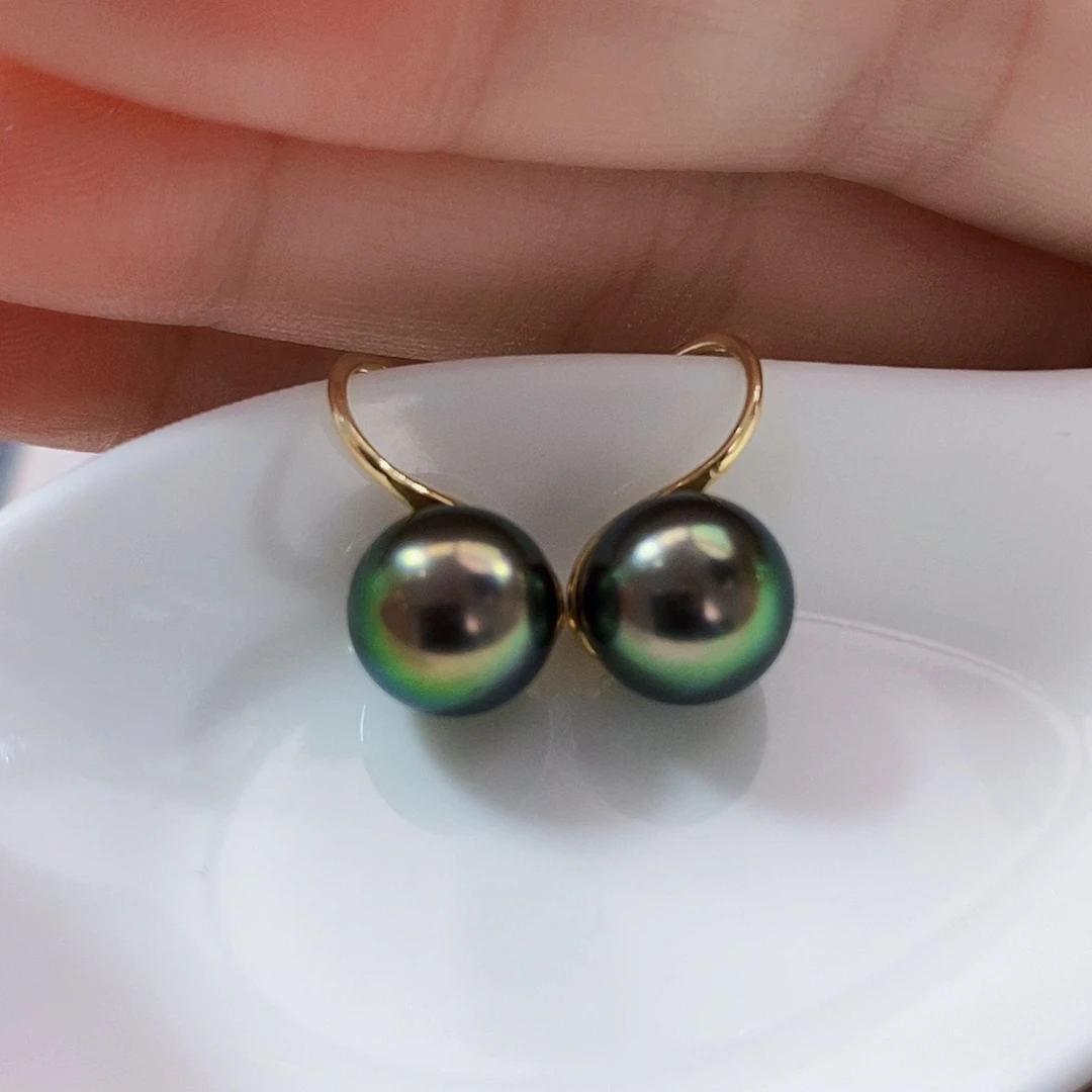 18K金镶嵌极光大溪地孔雀绿耳饰9.7mm淡水珍珠