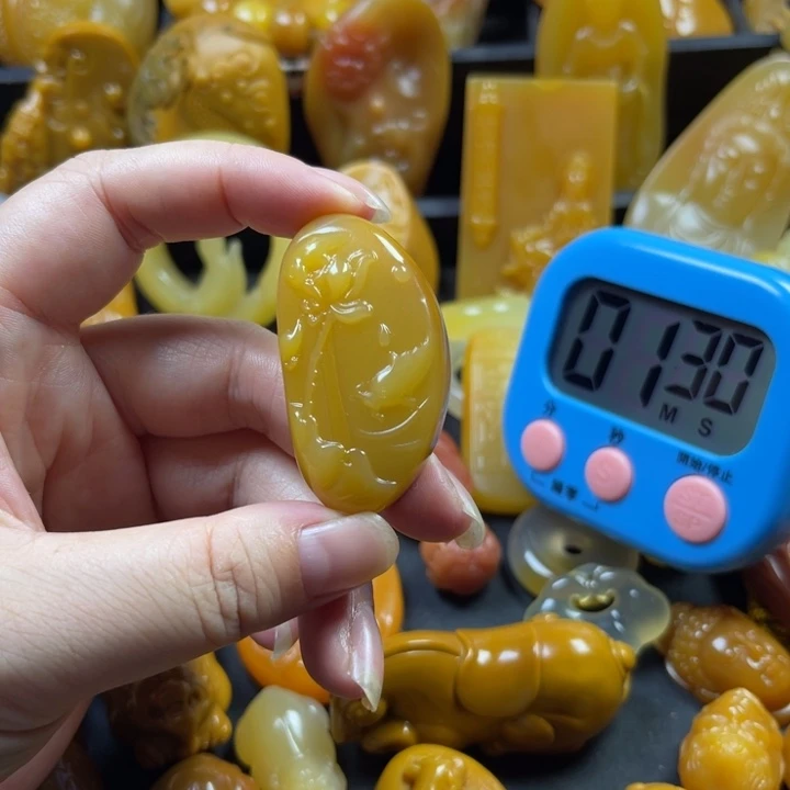 恐***症石英质玉未镶嵌颈饰