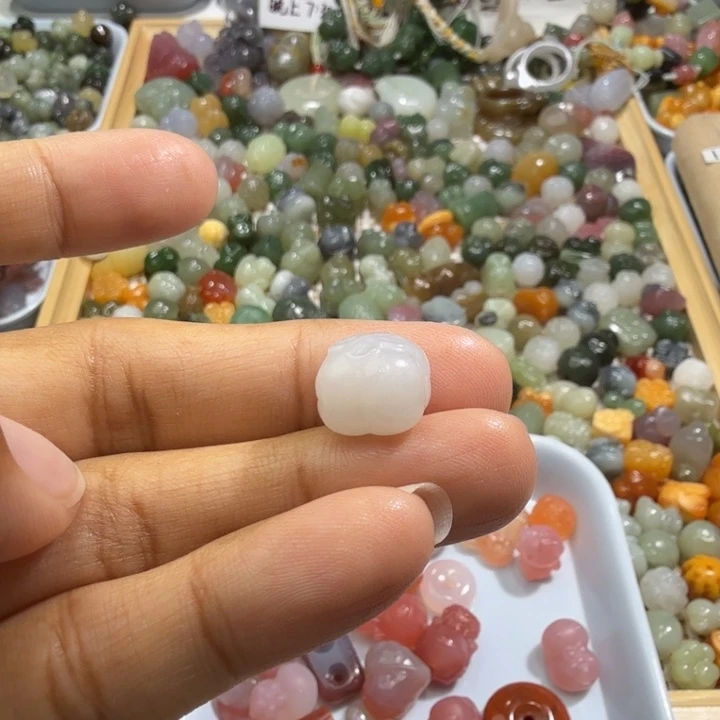 和田玉未镶嵌珠宝半成品1*1