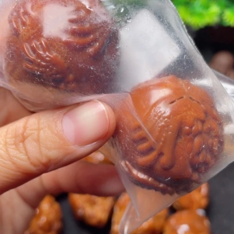 【闪购商品】手串/手链橄榄核44左右金币金蝉手球