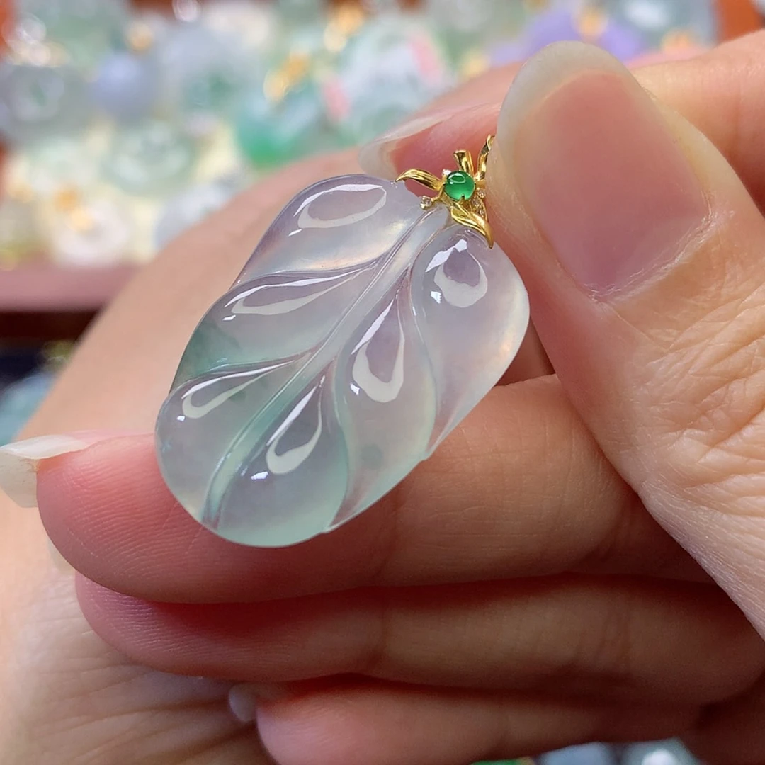 【闪购商品】吊坠(赠链)18K金镶嵌翡翠