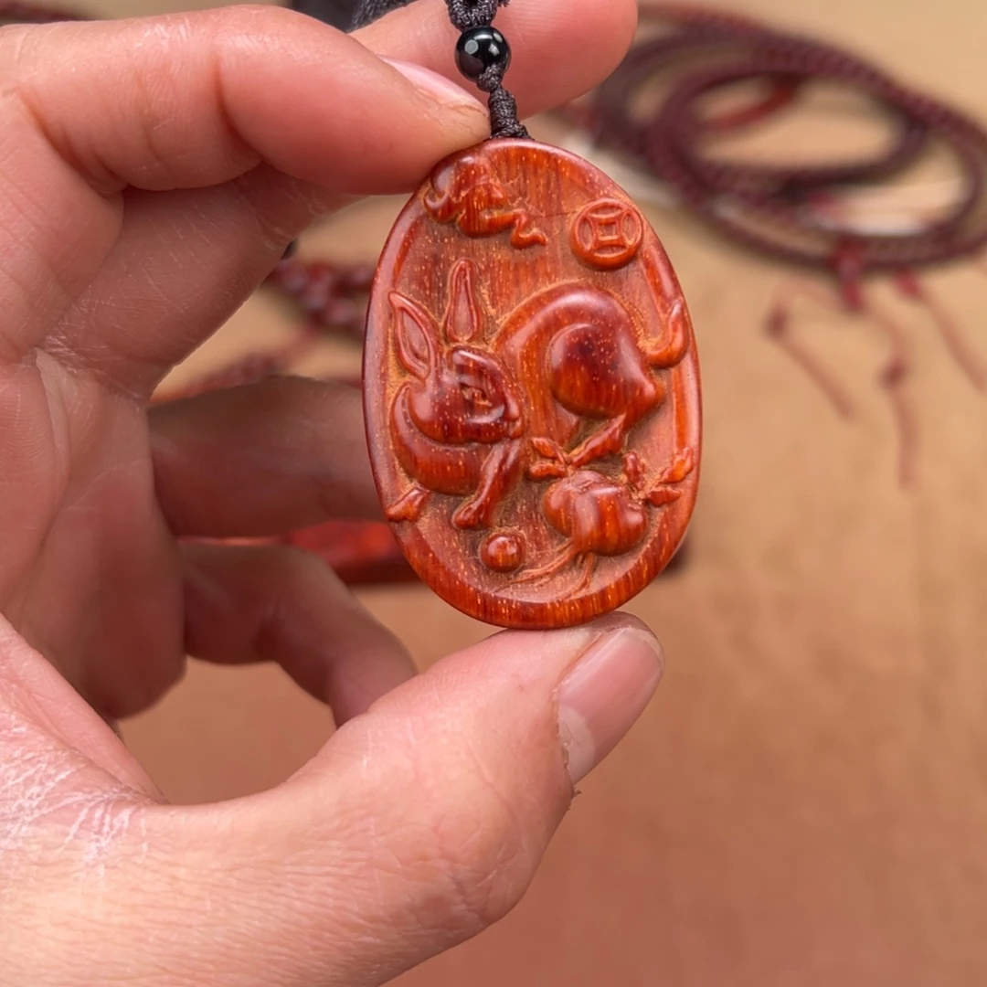 檀香紫檀（小叶紫檀）无事牌D****e卯兔，39.8