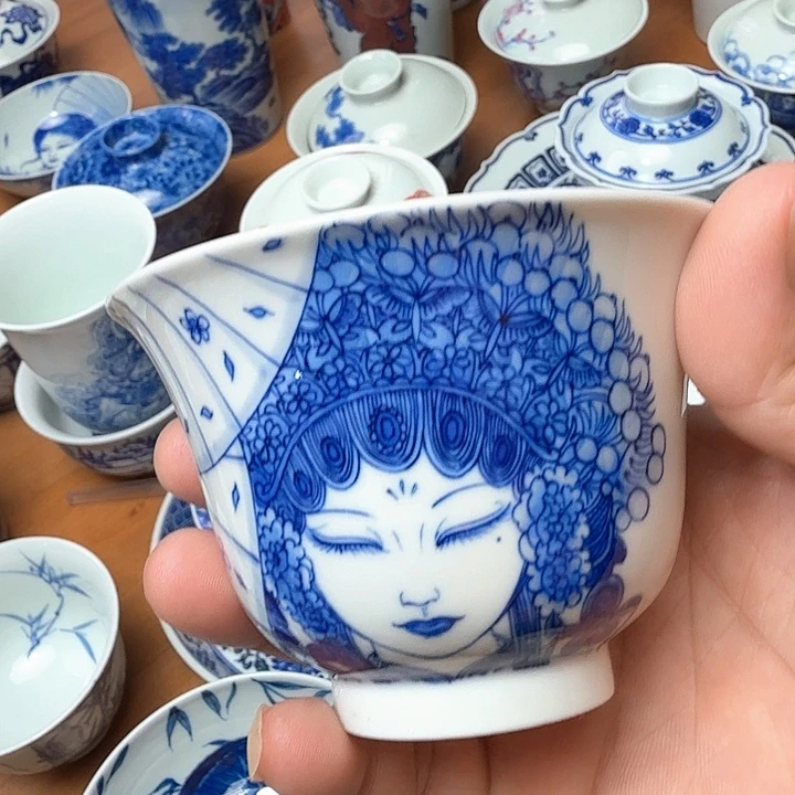手绘青花花旦单杯