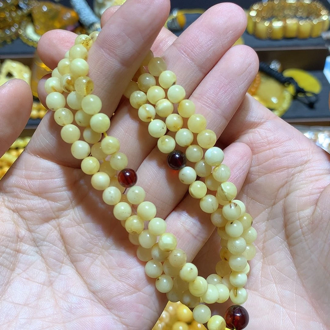 未镶嵌琥珀裸石多样性发其一