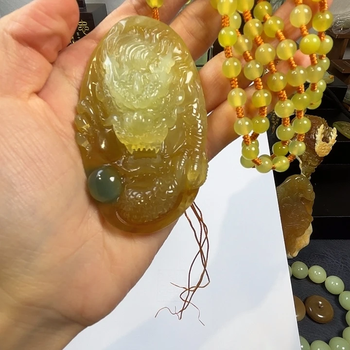 蛇纹石玉颈饰未镶嵌岁***。