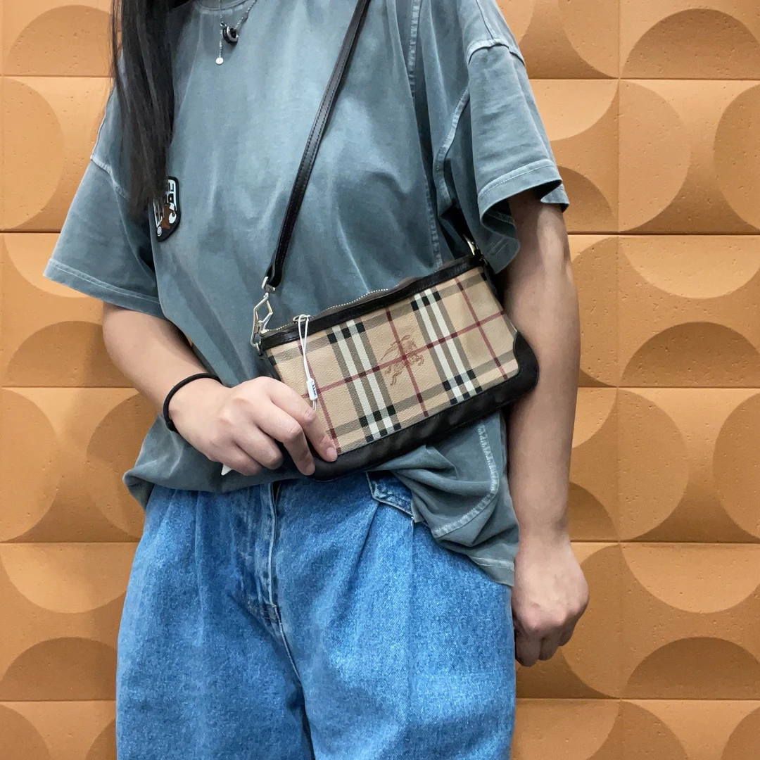 95新 BURBERRY/博柏利 【胖】 44 0918 棋盘格战马小斜挎包