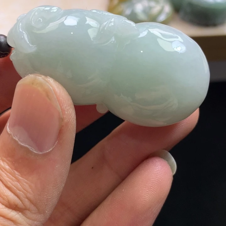 翡翠未镶嵌颈饰吊坠