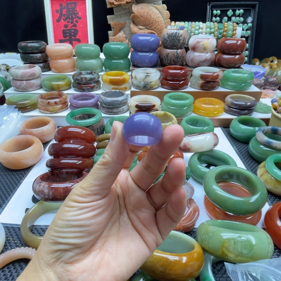 石英岩玉未镶嵌手镯