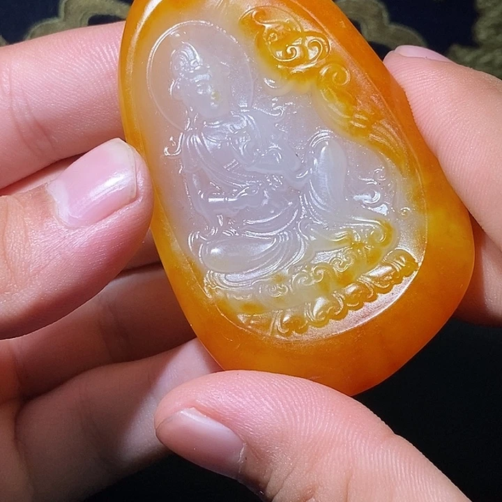 许***妍和田玉未镶嵌颈饰CC