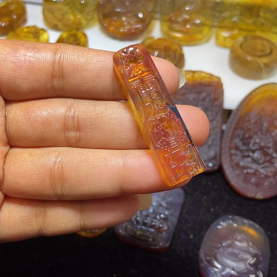 琥珀未镶嵌颈饰缅甸天然琥珀吊坠