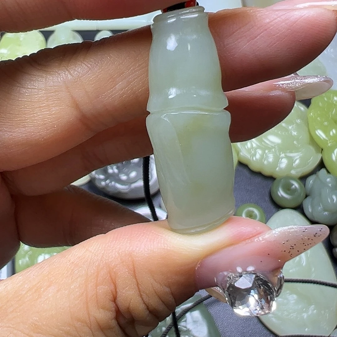 和田玉未镶嵌吊坠(不含链)