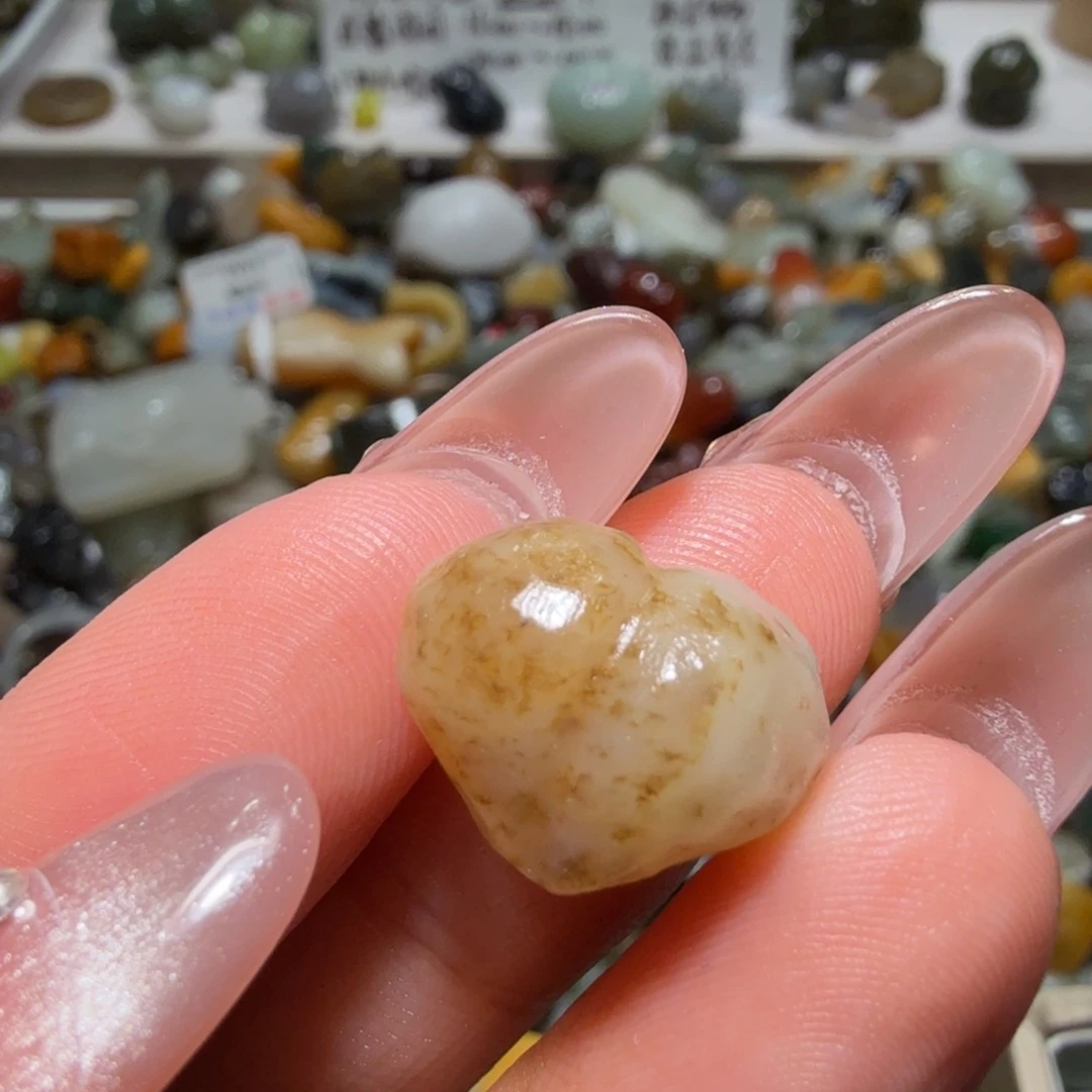 和田玉未镶嵌珠宝奇石