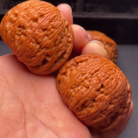 文玩核桃把件秦岭山脉核桃