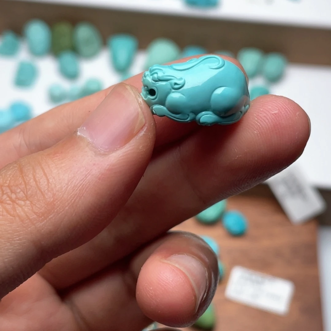 绿松石未镶嵌颈饰