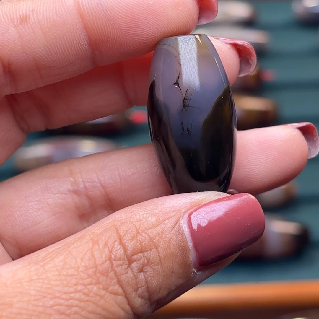 鸿***捷玛瑙/玉髓未镶嵌颈饰