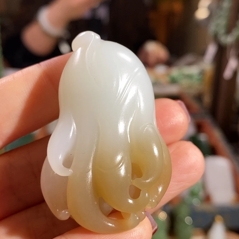 【闪购商品】吊坠(赠链)未镶嵌和田玉