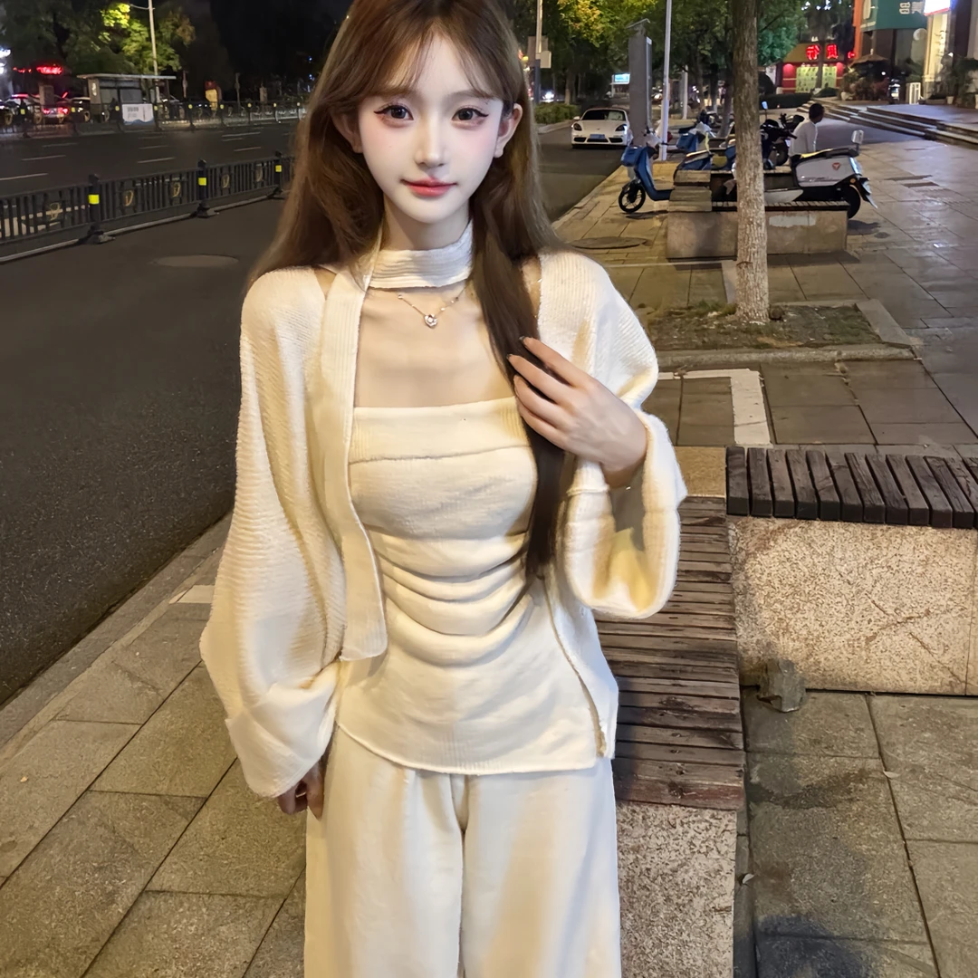 【奶杏软糯慵懒抹胸背心披肩直筒裤套装】