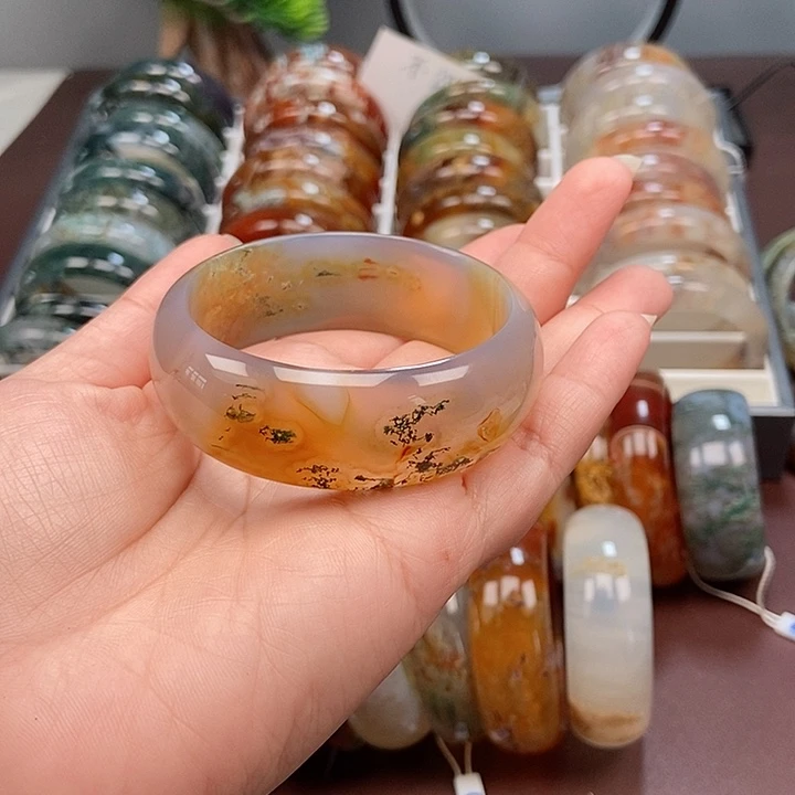 玛瑙/玉髓手镯未镶嵌