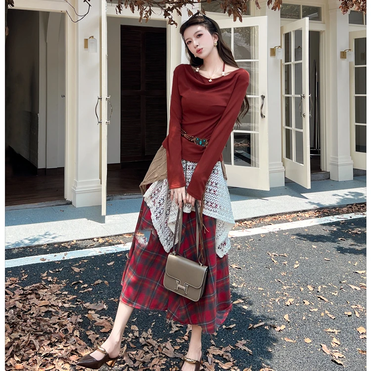 旅游穿搭套装女挂脖一字肩长袖T恤早秋季假两件格子半身裙两件套