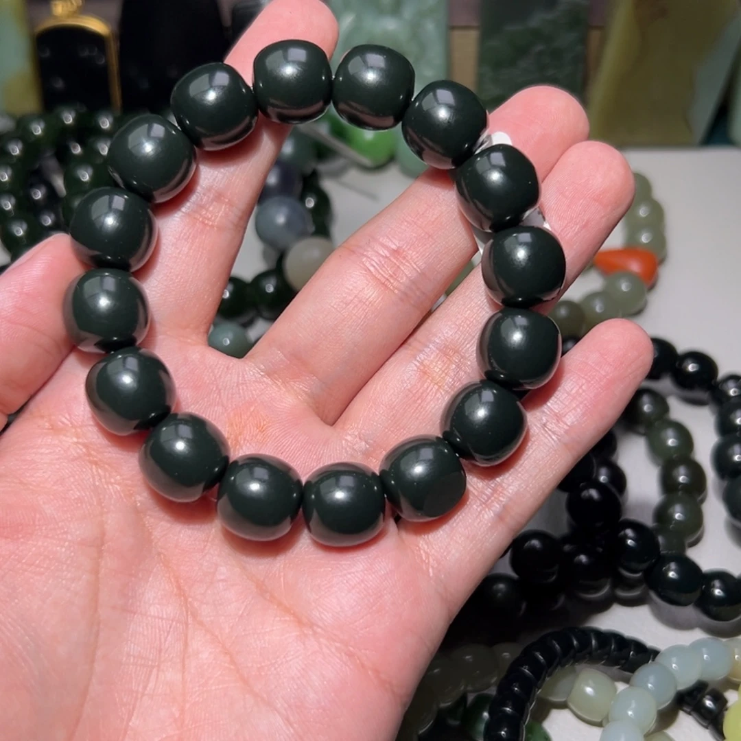 笑***往和田玉未镶嵌手链