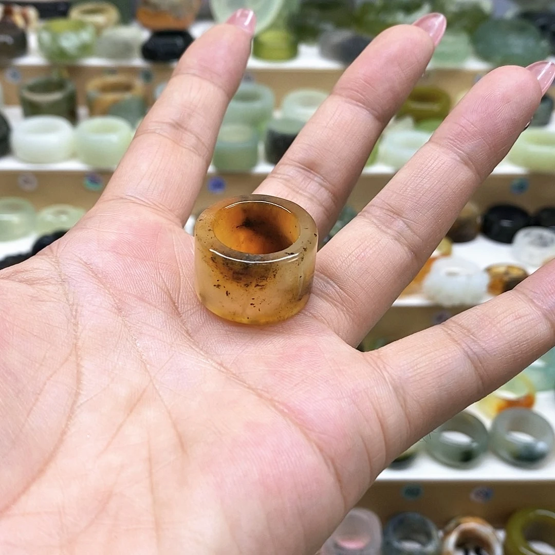 岫玉未镶嵌天然玉石K****8