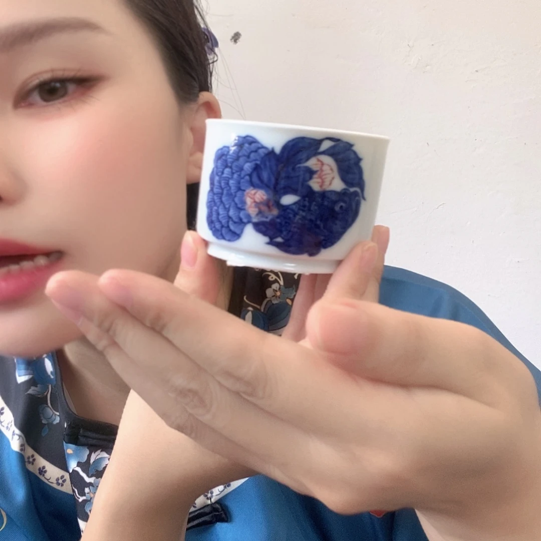 瓷片景德镇手绘陶瓷青花鱼杯