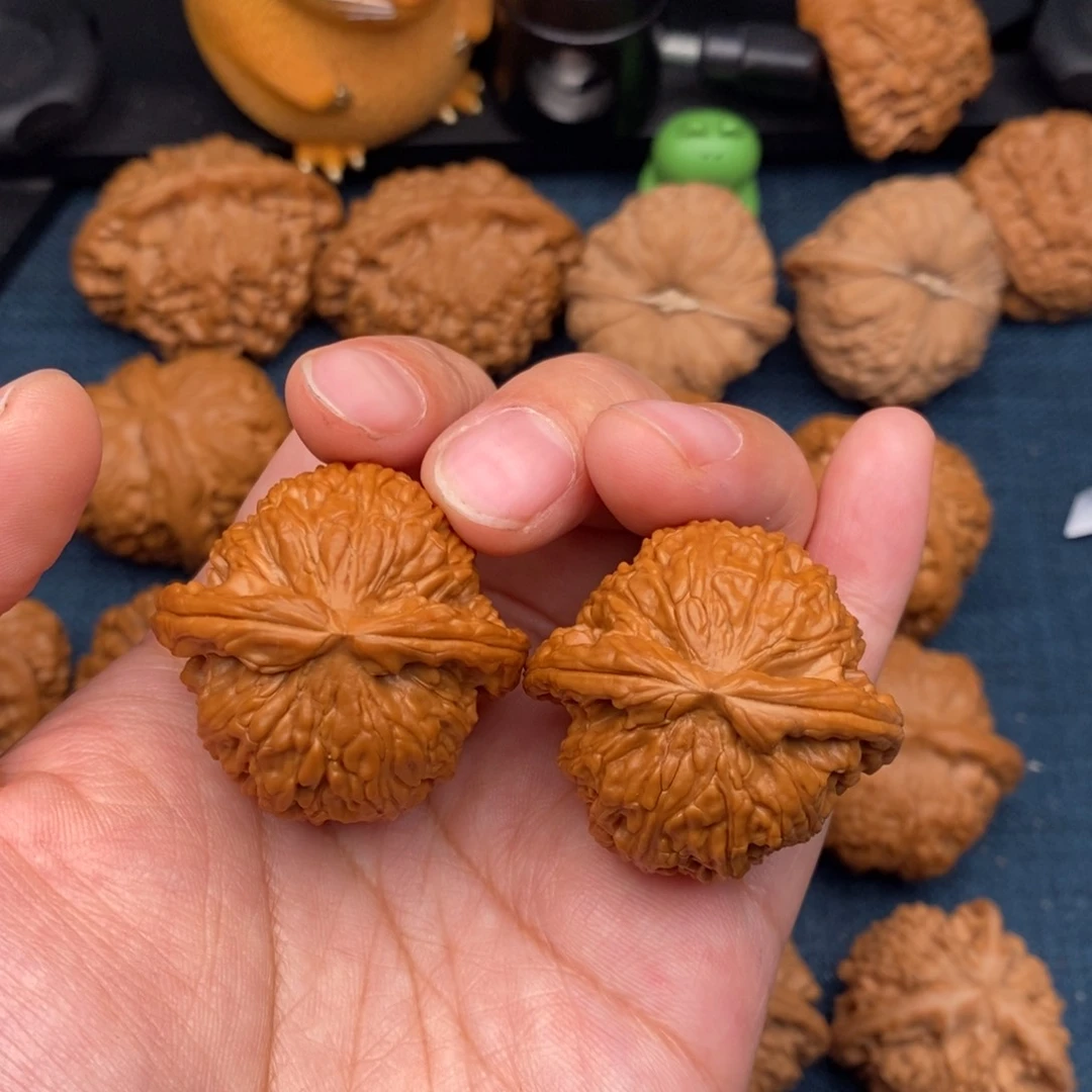文玩核桃把件37老树红皮球白全品