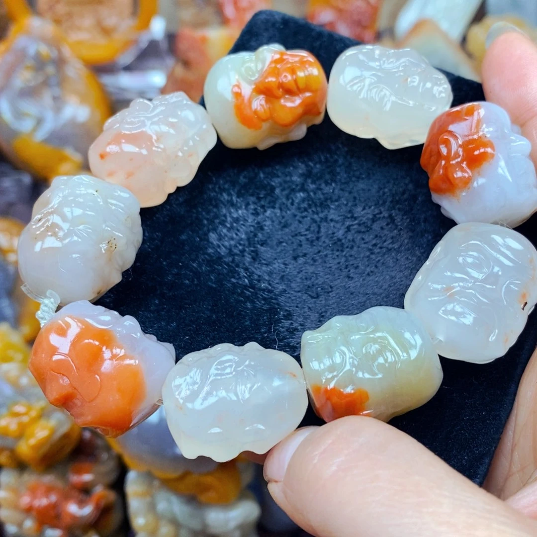 未镶嵌石英质玉（黄龙玉）颈饰