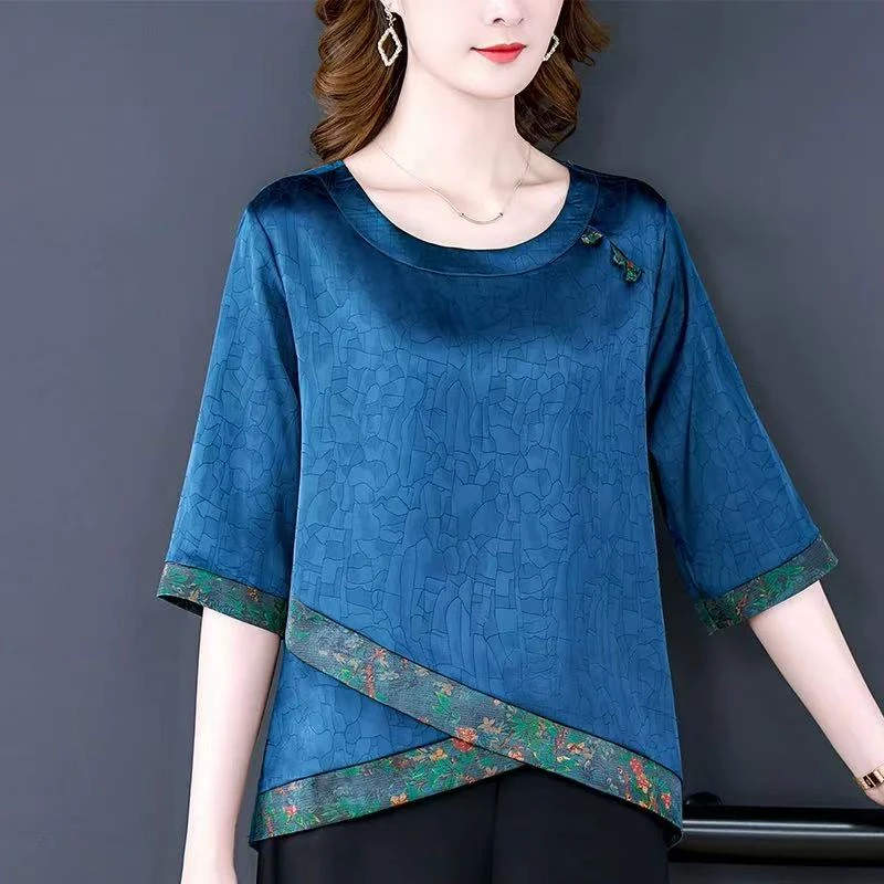 220701中老年女装极简风t恤常规显瘦薄款大码宽松镂空