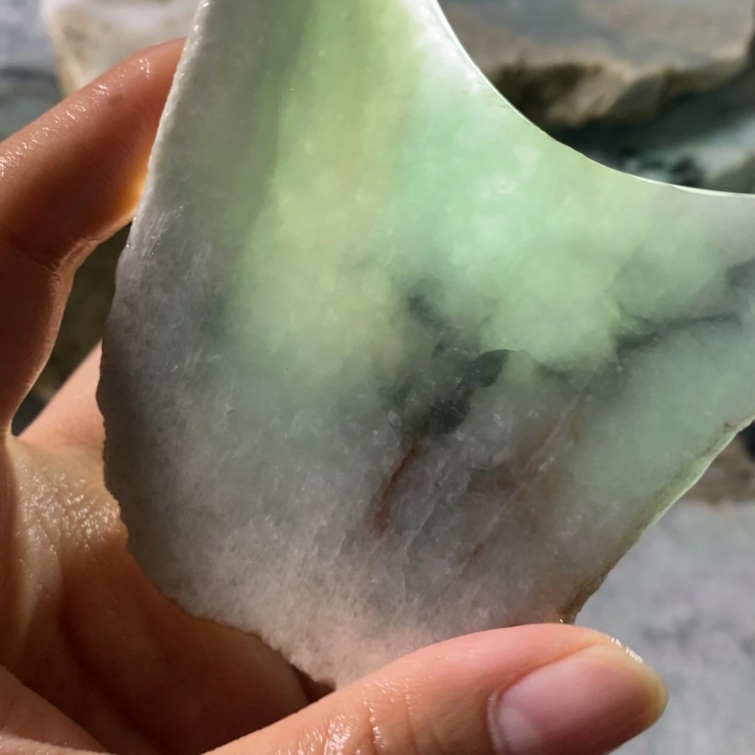 颈饰未镶嵌翡翠天然