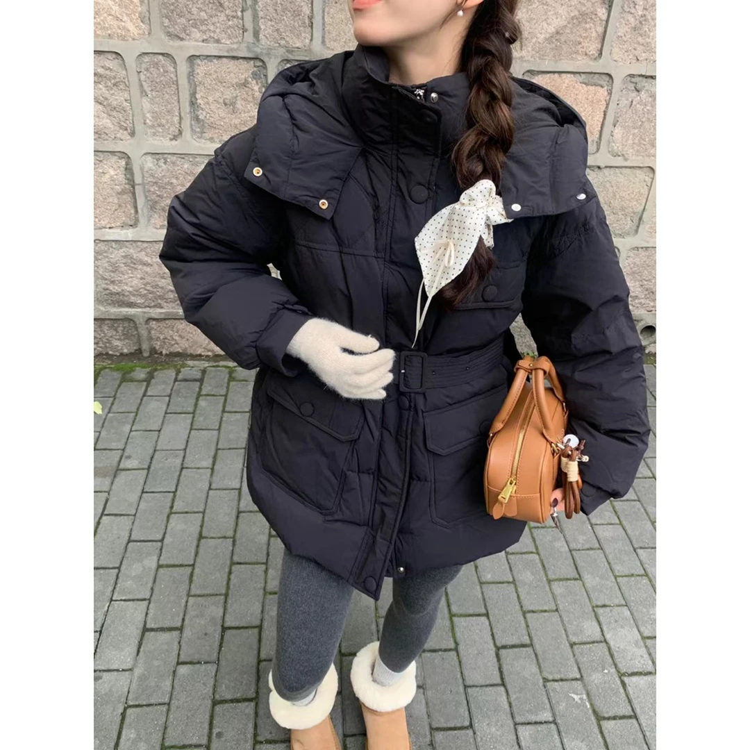 清约她 7025 冬高级感收腰显瘦加厚中长款连帽羽绒服女白鸭绒外套