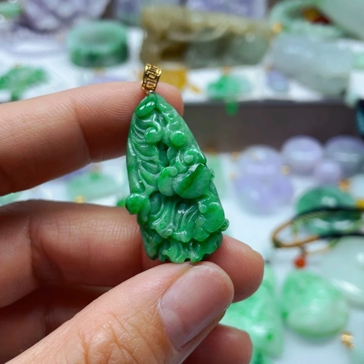 吊坠(不含链)未镶嵌翡翠