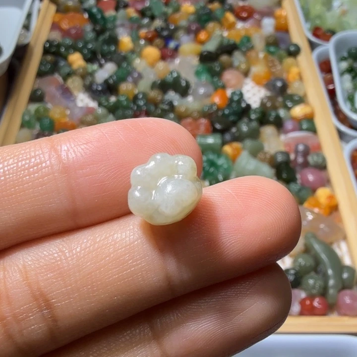 和田玉未镶嵌珠宝半成品