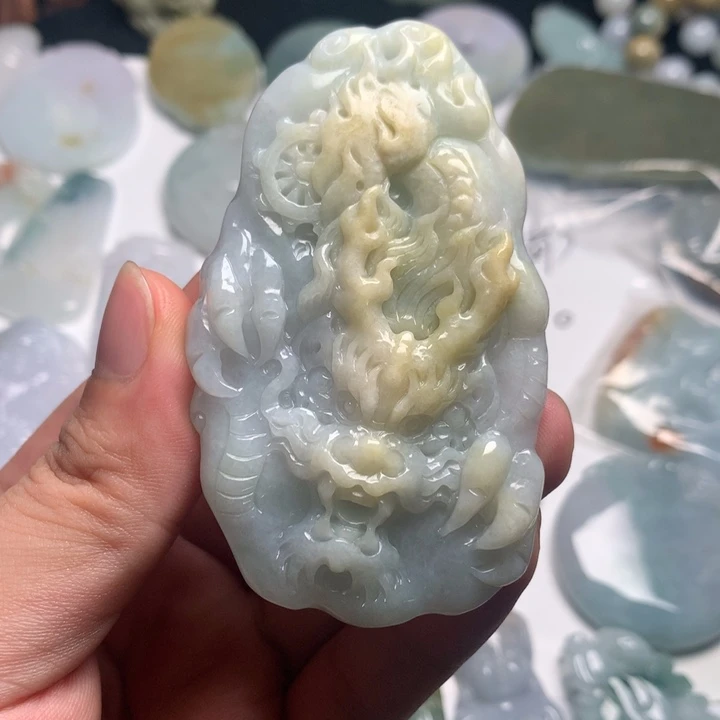 翡翠未镶嵌颈饰龙牌60