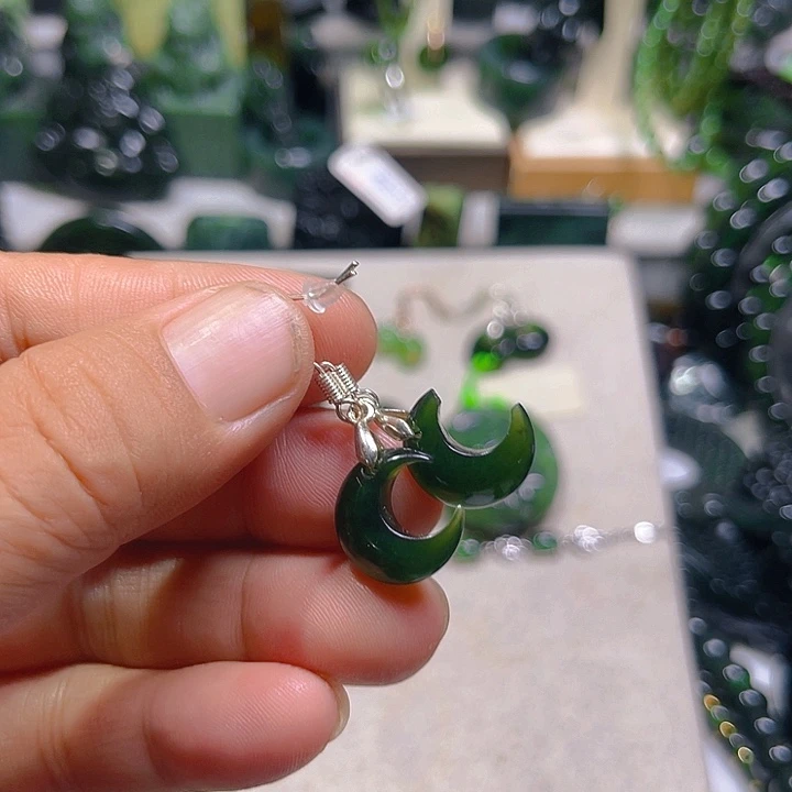 蛇纹石玉未镶嵌泰山玉