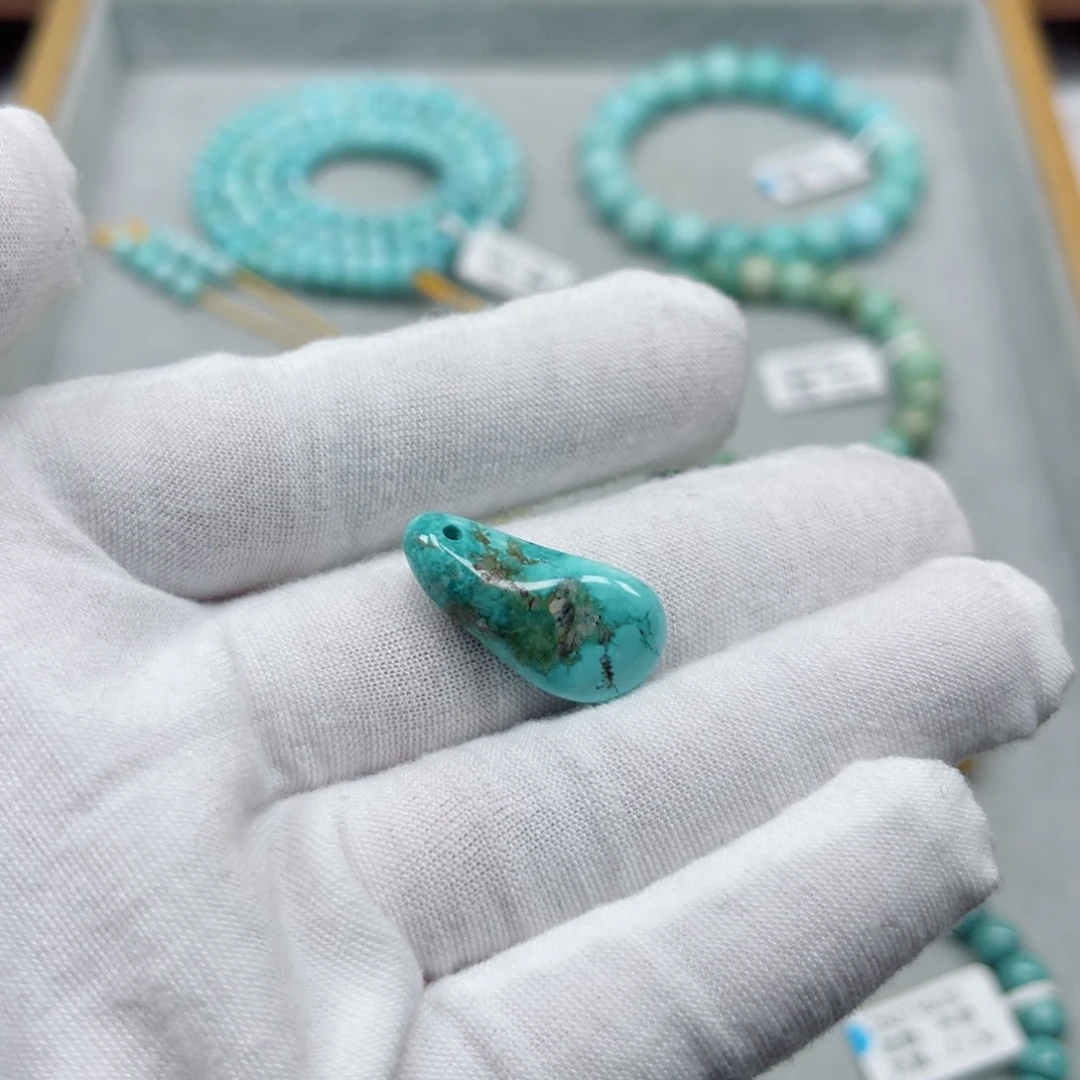 绿松石未镶嵌挂件