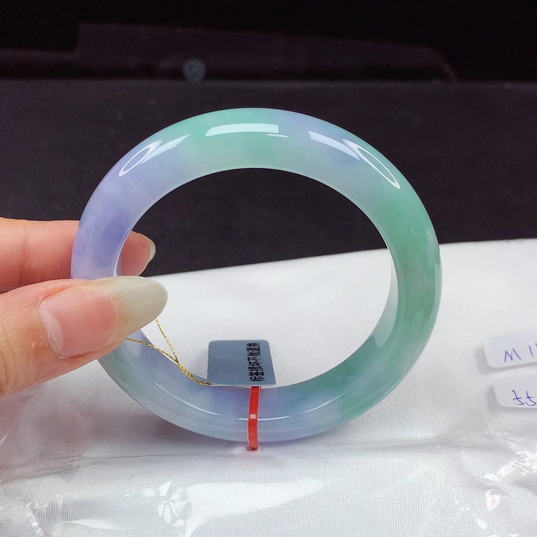 翡翠手镯未镶嵌55圈653