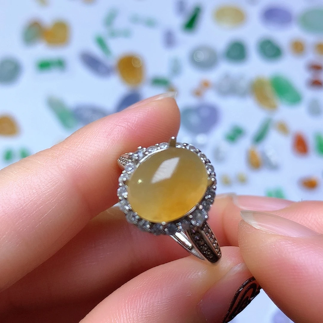 翡翠未镶嵌颈饰蛋