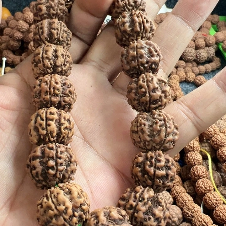 金刚菩提手串姜黄皮梅花大手持保单圈