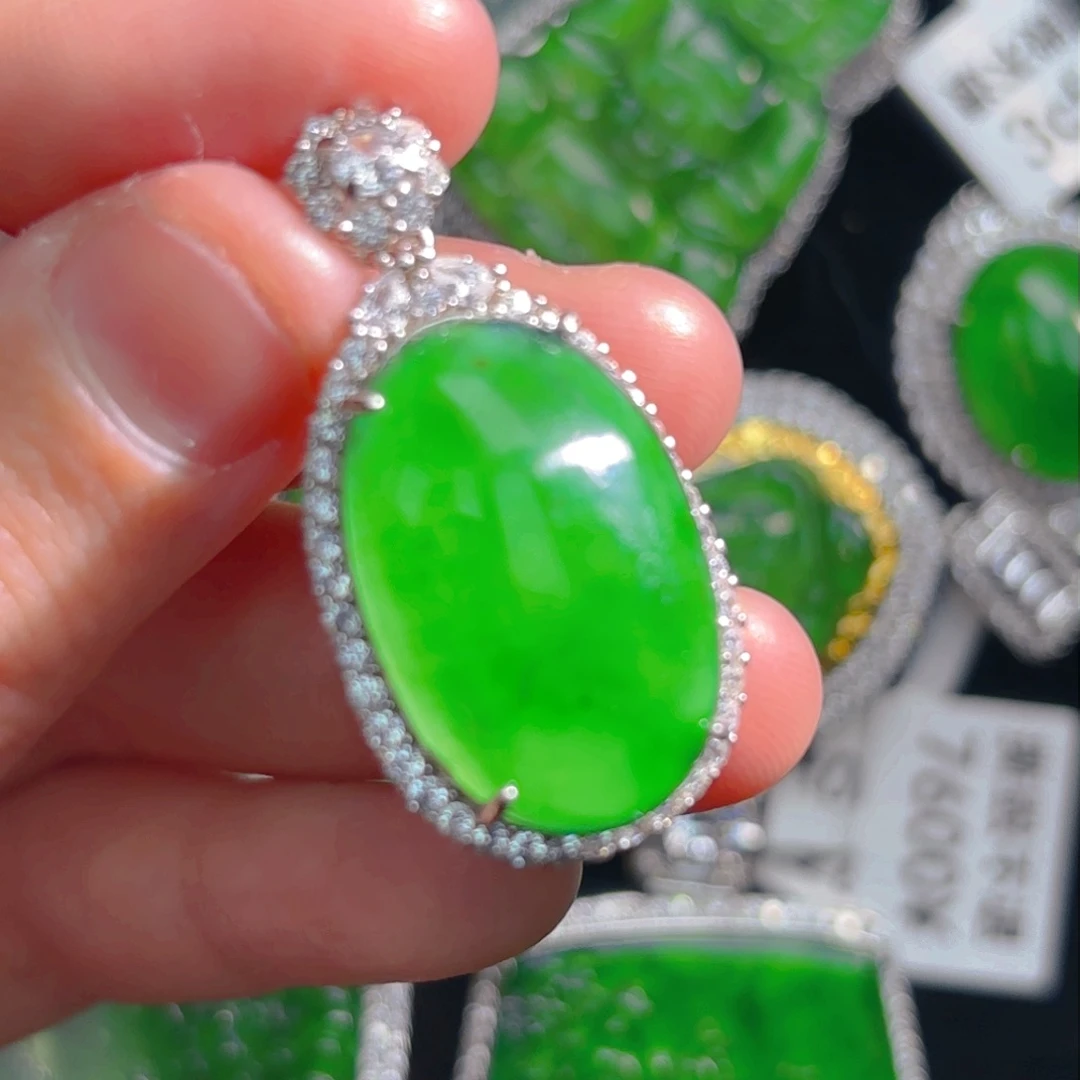 翡翠颈饰银S925镶嵌蛋面