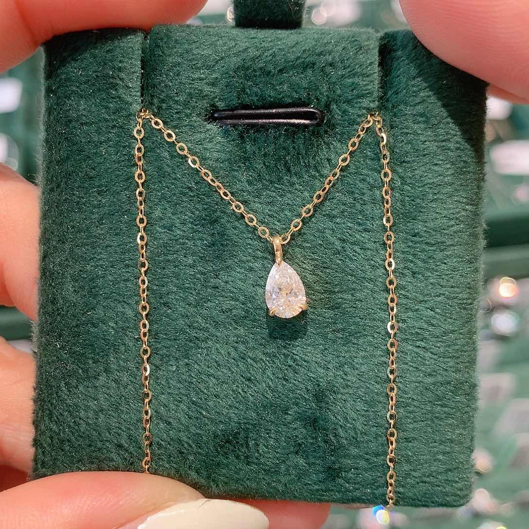 实验室培育钻石颈饰18K金镶嵌水滴50分项链