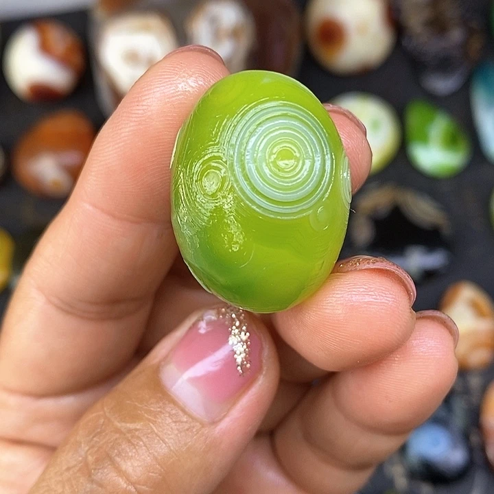 花眼玛瑙奇石饰品无孔