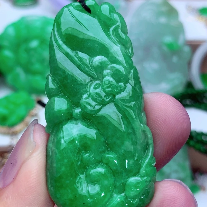 吊坠(不含链)未镶嵌翡翠